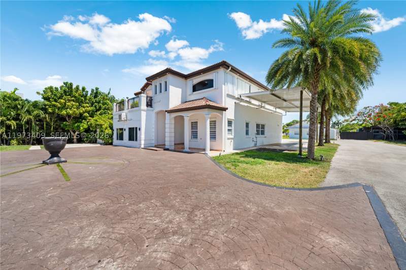 5 bedroom SingleFamilyResidence at 13050 SW 26th St, J G Heads Farms Unit A, Miami — photo 5