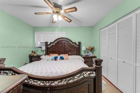 1613 NW 16th St E, Miami FL - photo 8 of 29