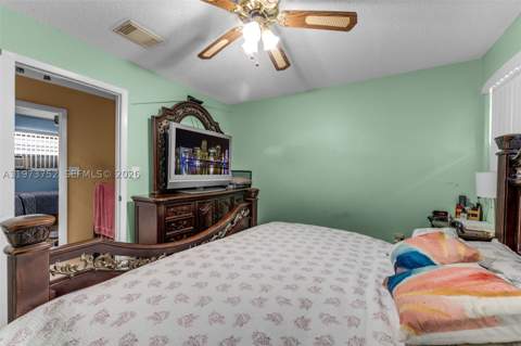 1613 NW 16th St E, Miami FL - photo 9 of 29