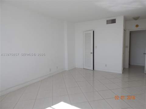 1455 N Treasure Dr 4L, North Bay Village FL - photo 6 of 10