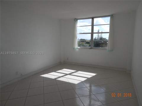 1455 N Treasure Dr 4L, North Bay Village FL - photo 7 of 10
