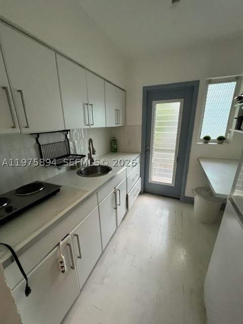 761 Euclid Ave 12B, Miami Beach FL - photo 6 of 9