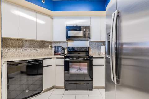 6767 Collins Ave 706, Miami Beach FL - photo 8 of 39