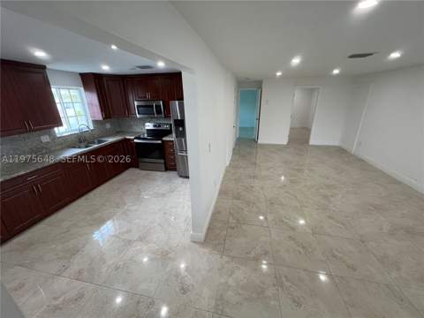 4365 W 1st Ave, Hialeah FL - photo 13 of 14