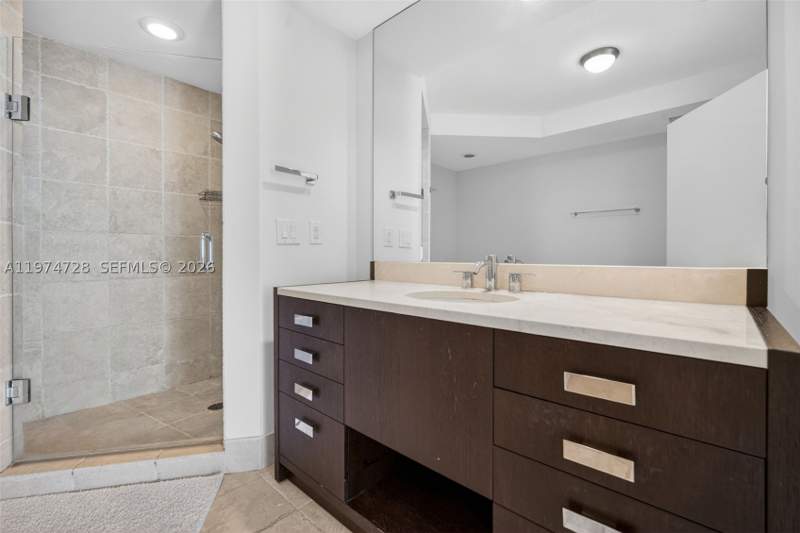1 bedroom Condominium at 18201 Collins Ave 2008, Trump Royale Condo, Sunny Isles Beach — photo 5