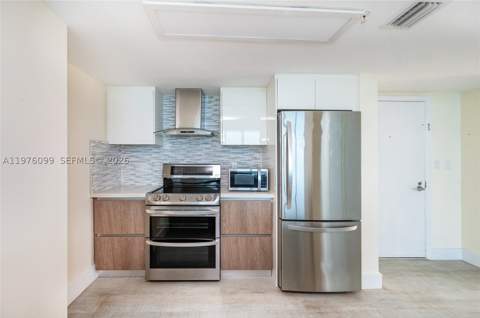 1800 N Bayshore Dr 2503, Miami FL - photo 8 of 33