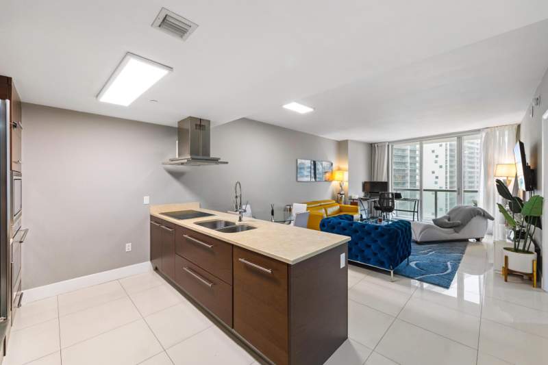 1 bedroom Condominium at 485 Brickell Avenue 2506, Icon Brickell, Miami — photo 2