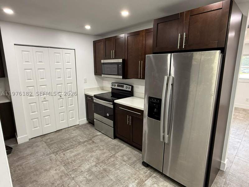 4 bedroom SingleFamilyResidence at 11801 SW 180th St, South Miami Heights Addn, Miami — photo 4
