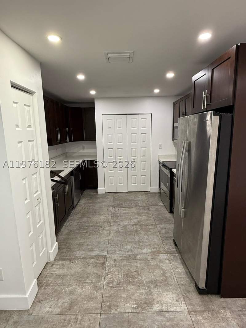 4 bedroom SingleFamilyResidence at 11801 SW 180th St, South Miami Heights Addn, Miami — photo 5
