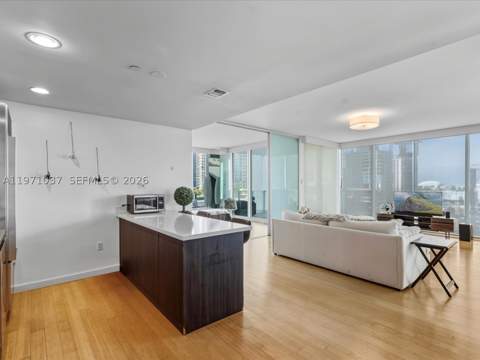 1040 Biscayne Blvd 1107, Miami FL - photo 10 of 43