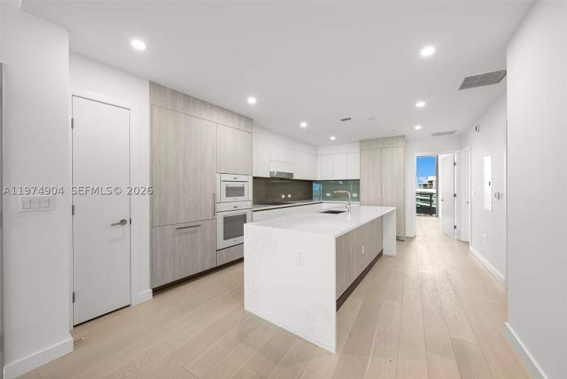 3 bedroom Condominium at 9201 E Bay Harbor Drive 805, La Bahia, Bay Harbor Islands — photo 4
