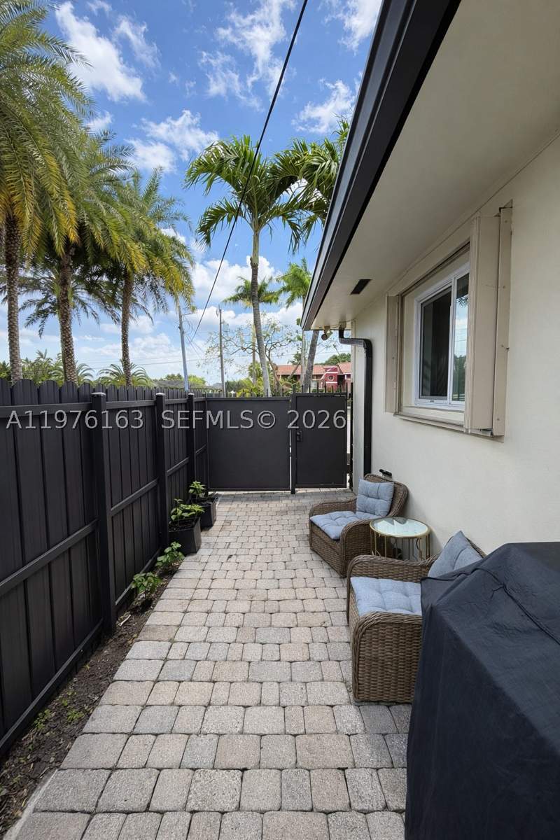 4 bedroom SingleFamilyResidence at 3500 SW 128th Ave, J G Heads Farms Unit A, Miami — photo 4