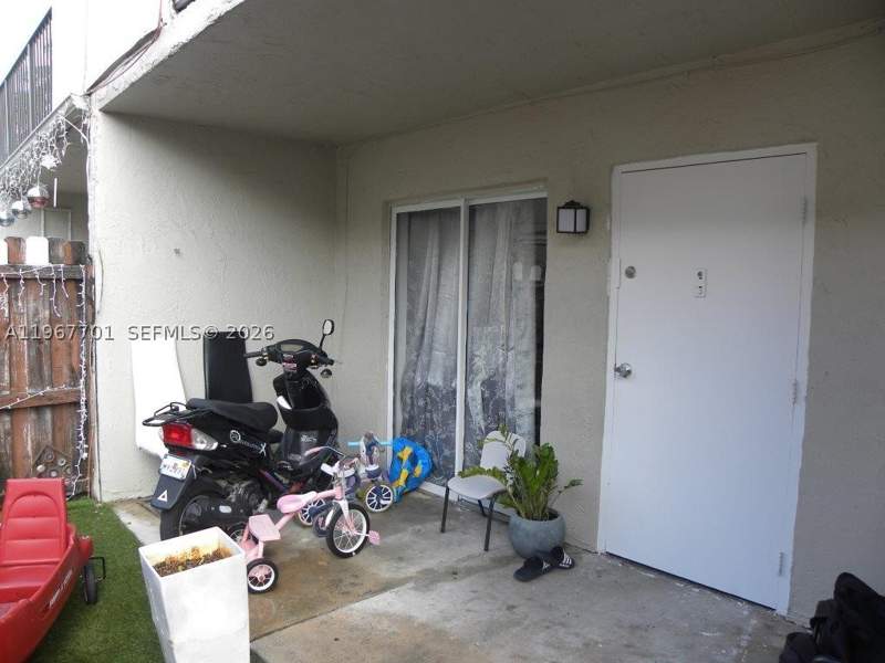 2 bedroom Condominium at 15690 SW 82nd Cir Ln 9-1, View West Condo Ph I, Miami — photo 3