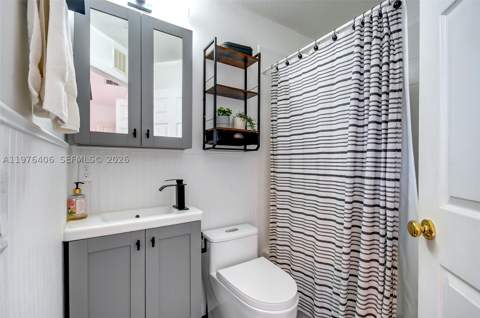 5737 NW 114th Path 113, Doral FL - photo 8 of 25