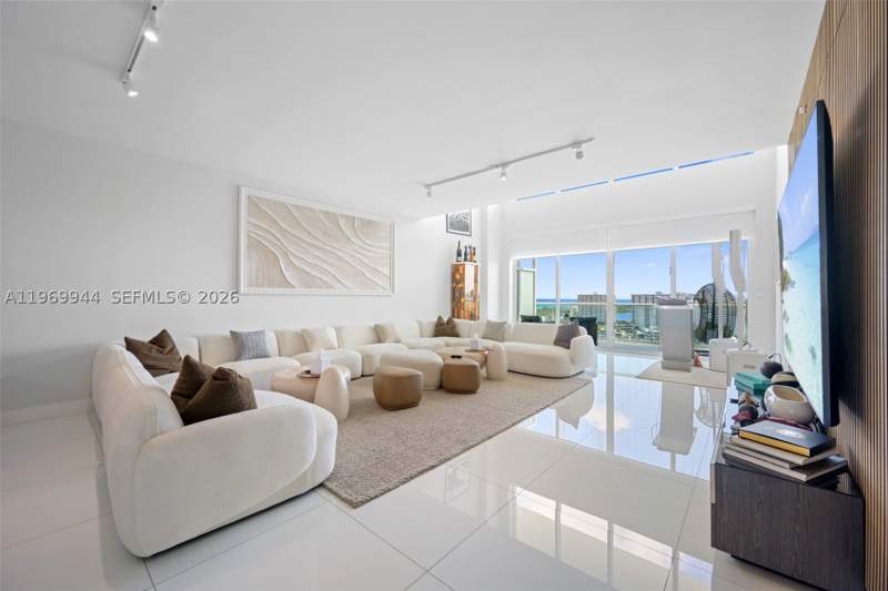 4 bedroom Condominium at 400 Sunny Isles Blvd 2004, 400 Sunny Isles Condo Wes, Sunny Isles Beach — photo 3