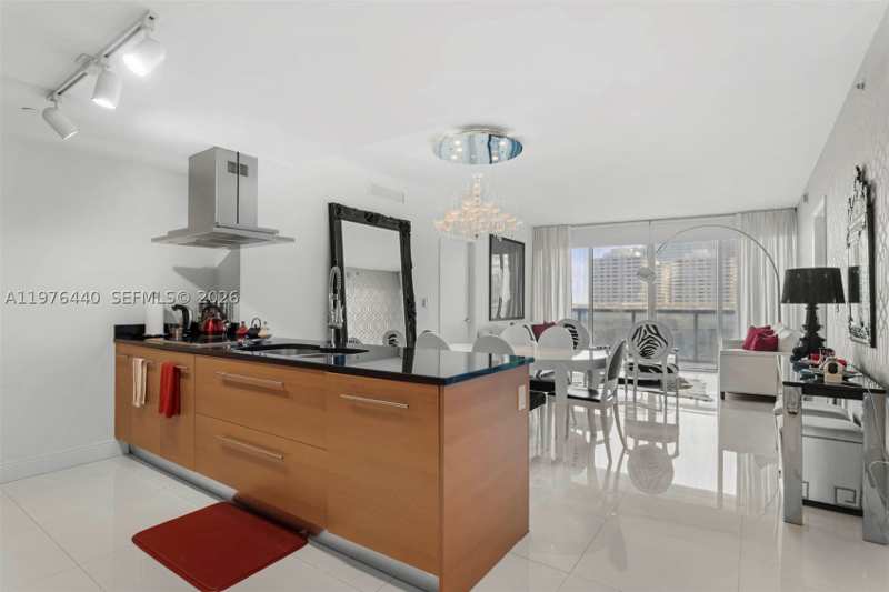 2 bedroom Condominium at 495 Brickell Ave 805, Icon Brickell No Two Cond, Miami — photo 1