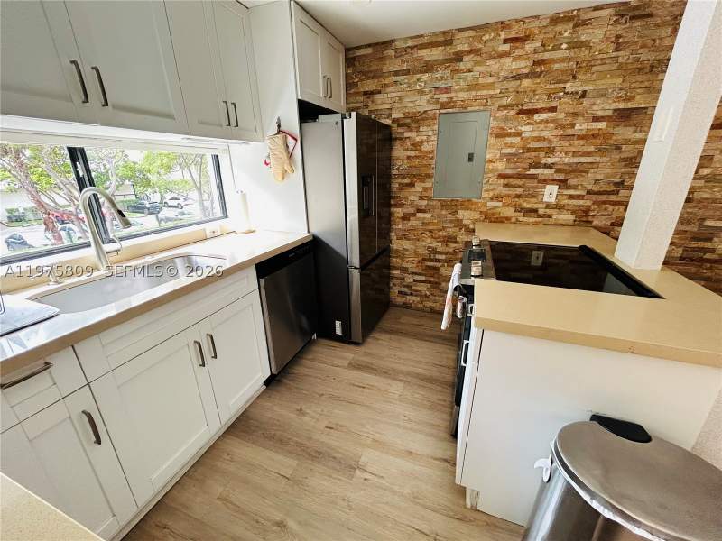 2 bedroom Condominium at 17021 N Bay Rd 219, Plaza Of Americas Condo, Sunny Isles Beach — photo 4