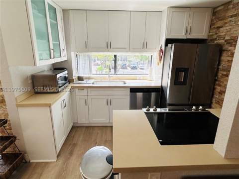17021 N Bay Rd 219, Sunny Isles Beach FL - photo 8 of 59