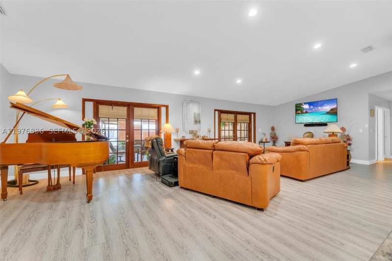 4 bedroom SingleFamilyResidence at 18201 SW 87th Ave, Section 22 Bel-Aire, Palmetto Bay — photo 1