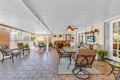 18201 SW 87th Ave, Palmetto Bay FL - photo 21 of 28