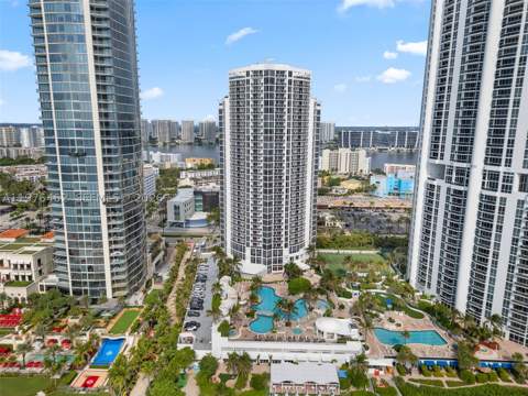 18001 Collins Ave 2001, Sunny Isles Beach FL - photo 23 of 32