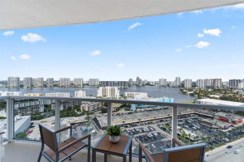 18001 Collins Ave 2001, Sunny Isles Beach FL - photo 8 of 32