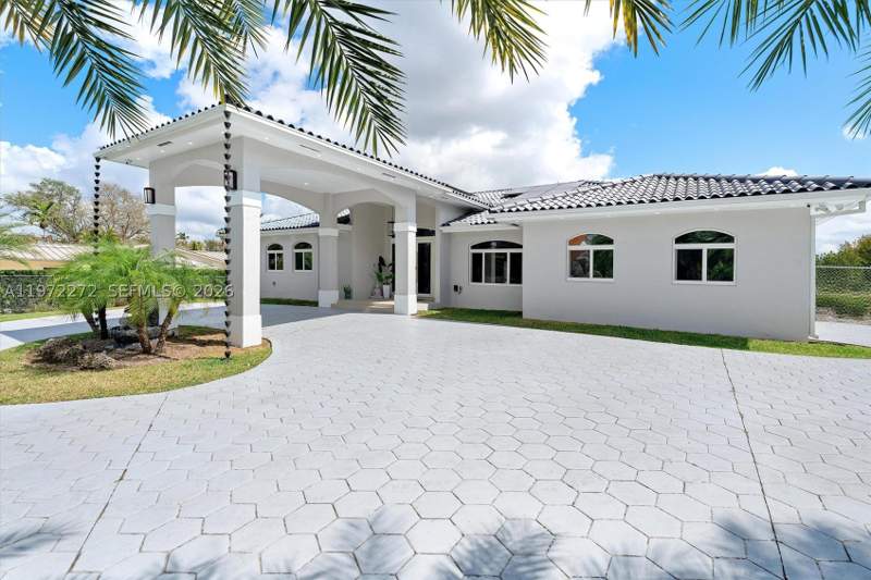 5 bedroom SingleFamilyResidence at 135 SW 125th Ave, Sweetwater Ests Sub, Miami — photo 2
