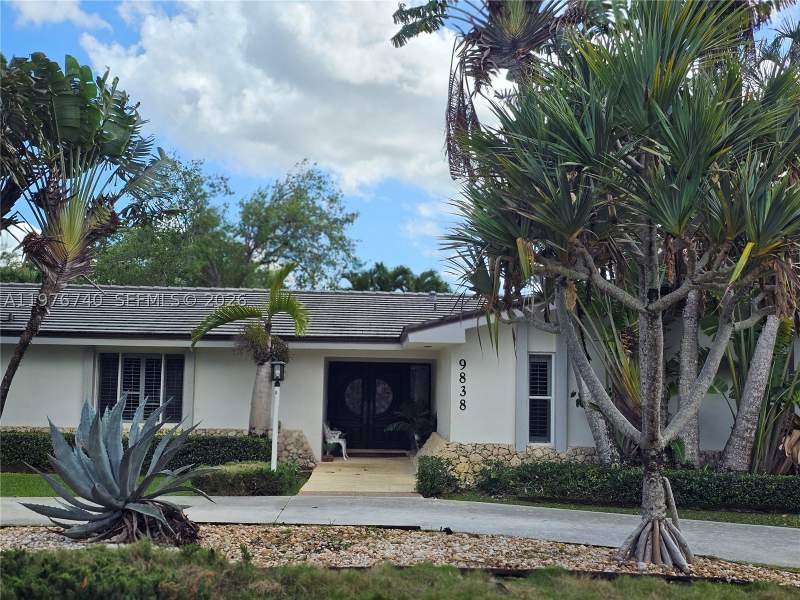 5 bedroom SingleFamilyResidence at 9838 SW 94th Ter, West Cherry Grove, Miami — photo 2