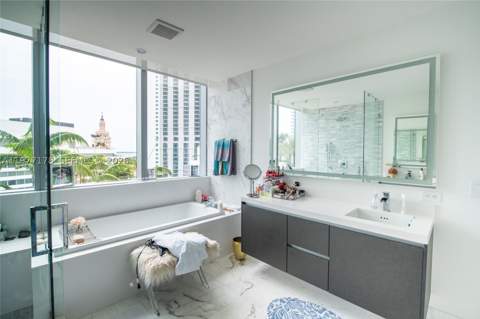 851 NE 1st Ave 811, Miami FL - photo 16 of 22
