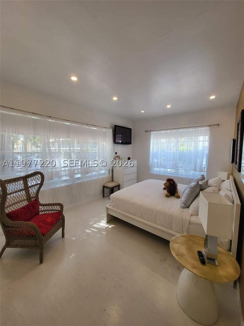 2 bedroom StockCooperative at 130 3rd St 101, Sage On 3rd Condo, Miami Beach — photo 5