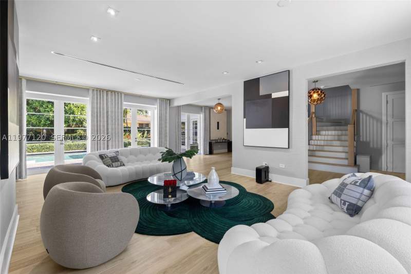 6 bedroom SingleFamilyResidence at 2887 Pine Tree Dr, Flamingo Terrace Sub, Miami Beach — photo 3