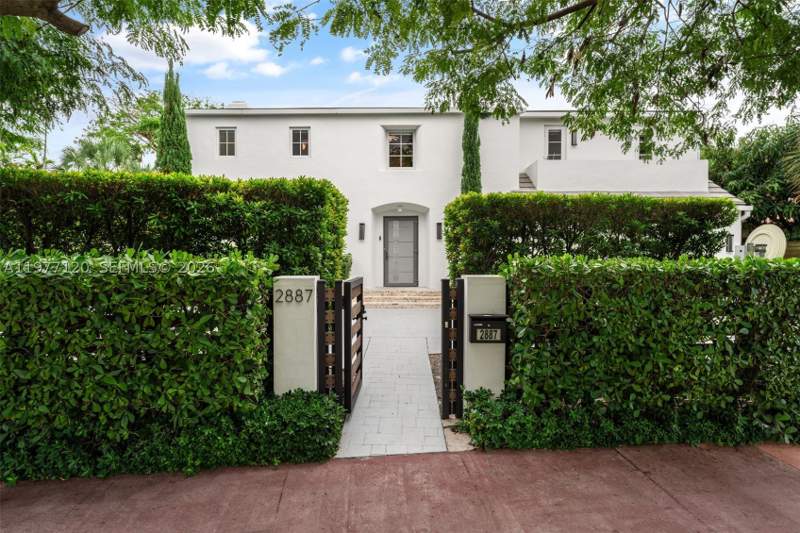 6 bedroom SingleFamilyResidence at 2887 Pine Tree Dr, Flamingo Terrace Sub, Miami Beach — photo 4