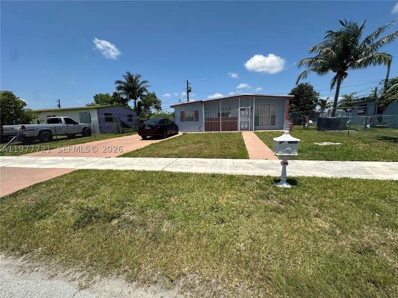 3 bedroom SingleFamilyResidence at 10761 SW 221st St, Lincoln Ests, Miami — photo 2