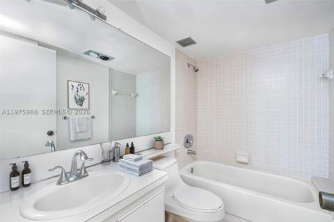 170 Ocean Lane Dr 310, Key Biscayne FL - photo 16 of 41