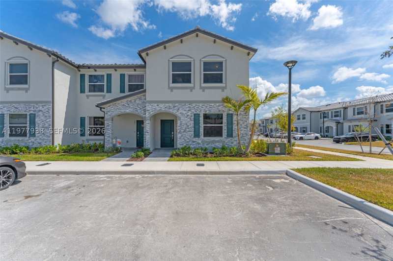 4 bedroom Townhouse at 191 SE 11th Ave, St Germain Assemblage, Florida City — photo 1