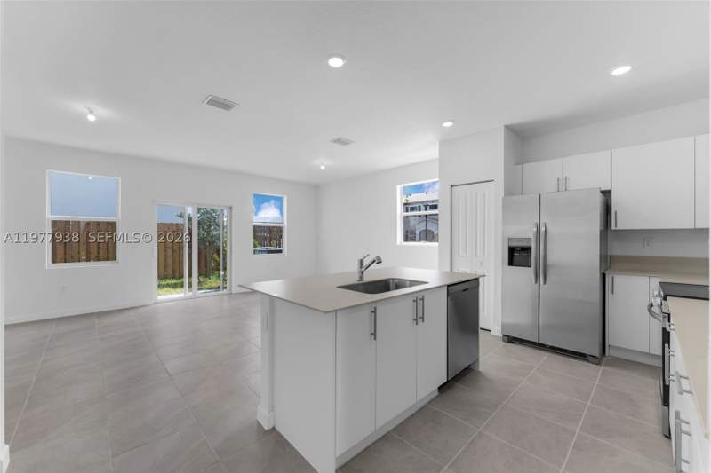 4 bedroom Townhouse at 191 SE 11th Ave, St Germain Assemblage, Florida City — photo 5
