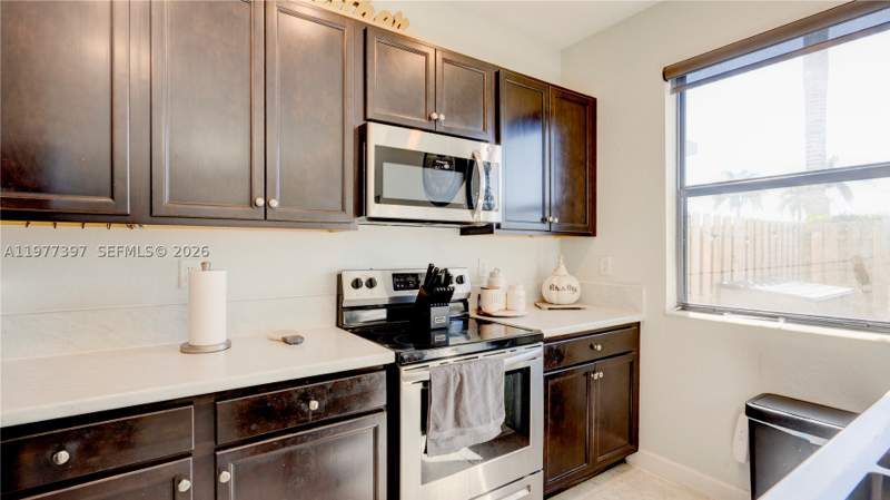 3 bedroom Townhouse at 11238 SW 250th Ter, Coco Palm Villas, Homestead — photo 5