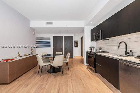 398 NE 5th St 2418, Miami FL - photo 11 of 34