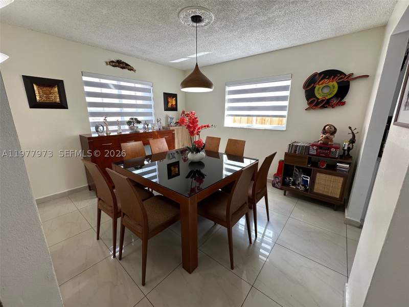 3 bedroom Townhouse at 2385 W 69th St 2385-A, West Palm Gardens Villas, Hialeah — photo 5