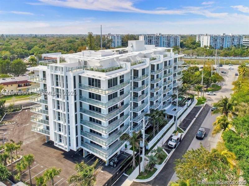 2 bedroom Condominium at 13800 Highland Dr 403, The Highlands Condo, North Miami Beach — photo 2