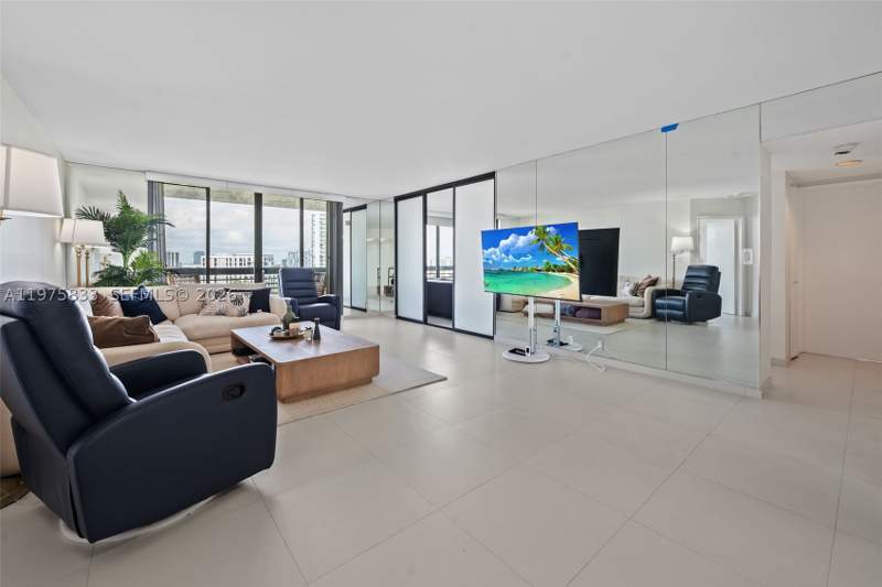 2 bedroom Condominium at 19101 NE 36th Ct 1407, Mystic Pointe Condo No Th, Aventura — photo 5