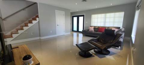 8826 NW 189th Ter, Hialeah FL - photo 12 of 34