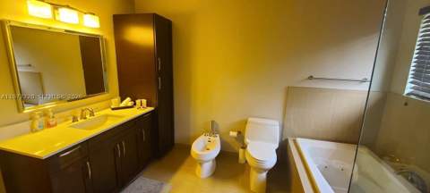 8826 NW 189th Ter, Hialeah FL - photo 19 of 34