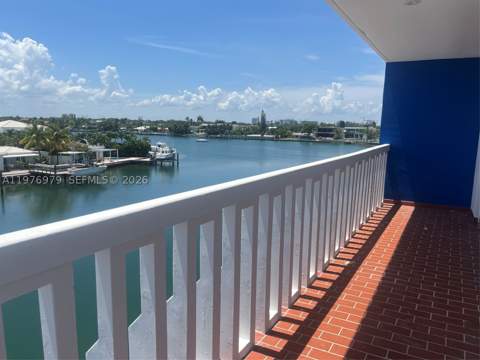 8530 Byron Ave 402, Miami Beach FL - photo 10 of 29