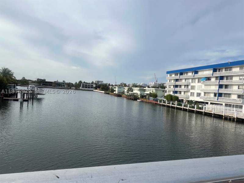 2 bedroom Condominium at 8530 Byron Ave 402, Colonnade Bay Condo, Miami Beach — photo 4