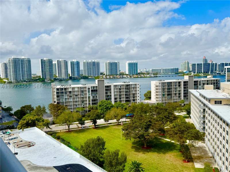 2 bedroom Condominium at 231 174th St 1501, Winston Towers 400 Condo, Sunny Isles Beach — photo 2