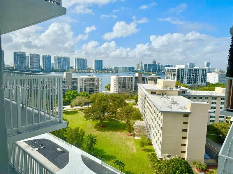 2 bedroom Condominium at 231 174th St 1501, Winston Towers 400 Condo, Sunny Isles Beach — photo 3
