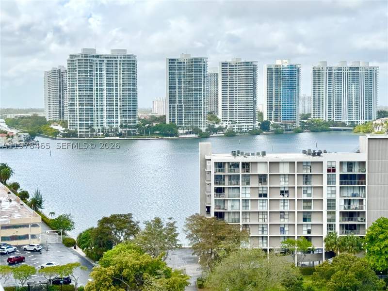 2 bedroom Condominium at 231 174th St 1501, Winston Towers 400 Condo, Sunny Isles Beach — photo 4