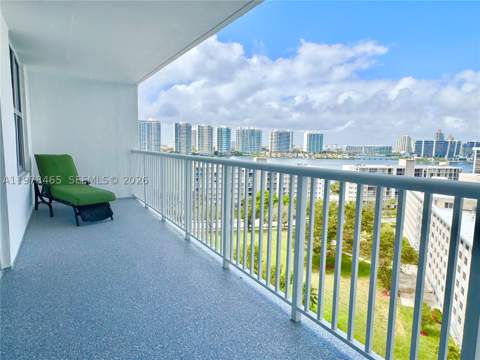 231 174th St 1501, Sunny Isles Beach FL - photo 6 of 32