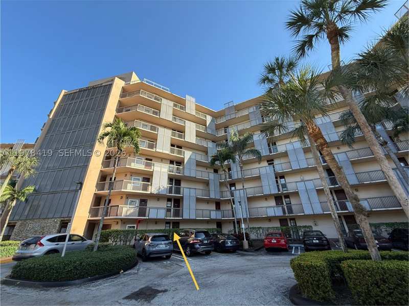 1 bedroom Condominium at 3301 N Country Club Dr 106, Bravura I Condo, Aventura — photo 1